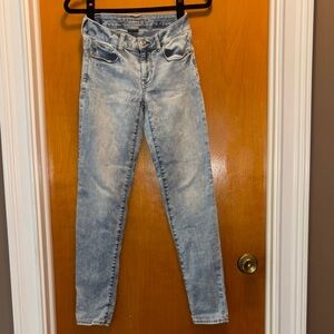 American Eagle Outfitters Light Wash Skinny Jeans